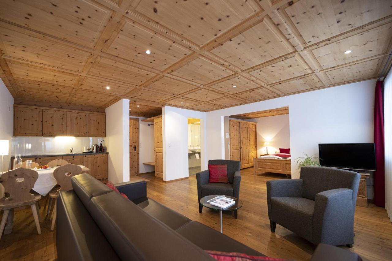 Hotel Engiadina Scuol Esterno foto
