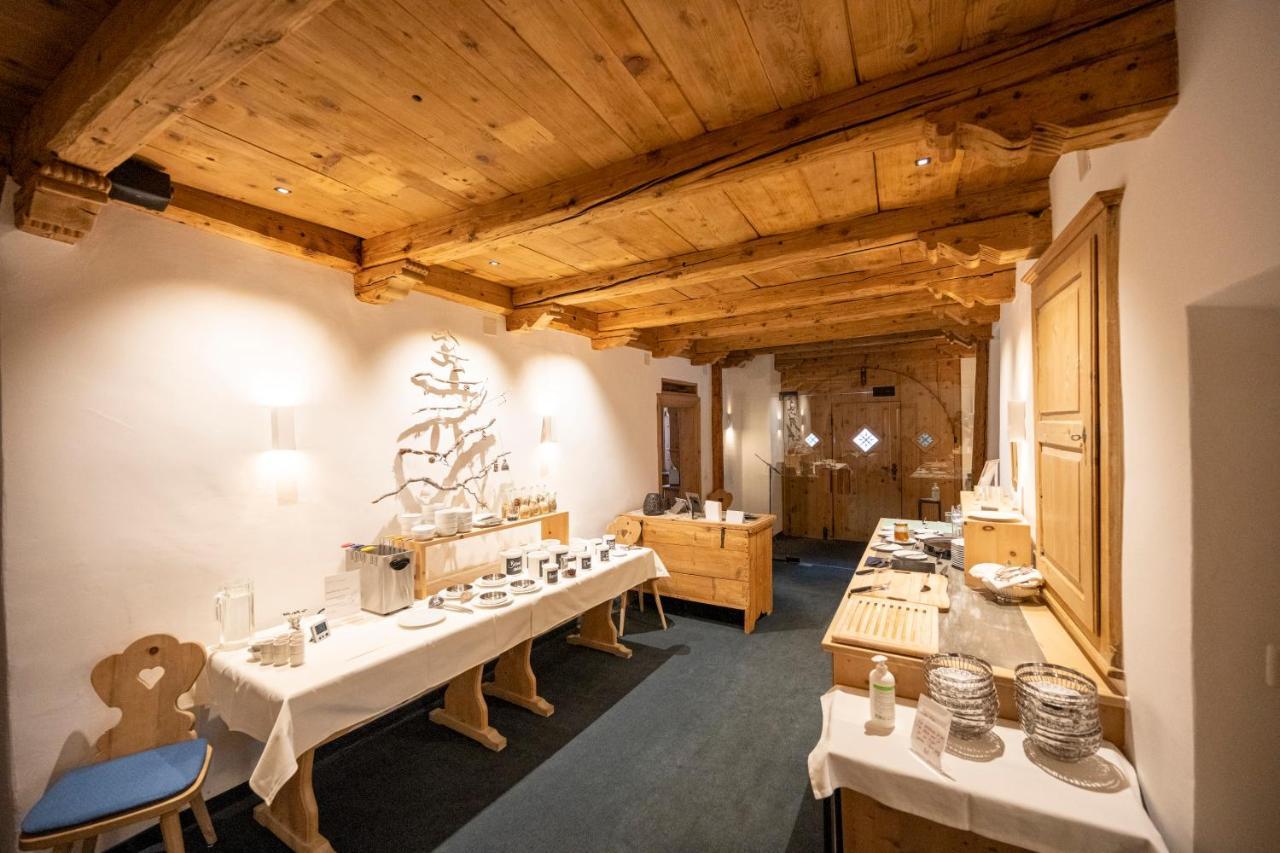 Hotel Engiadina Scuol Esterno foto