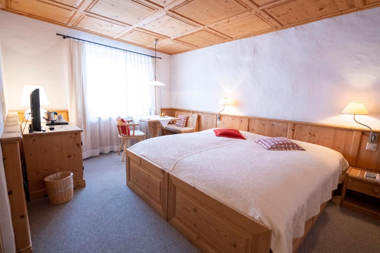 Hotel Engiadina Scuol Esterno foto