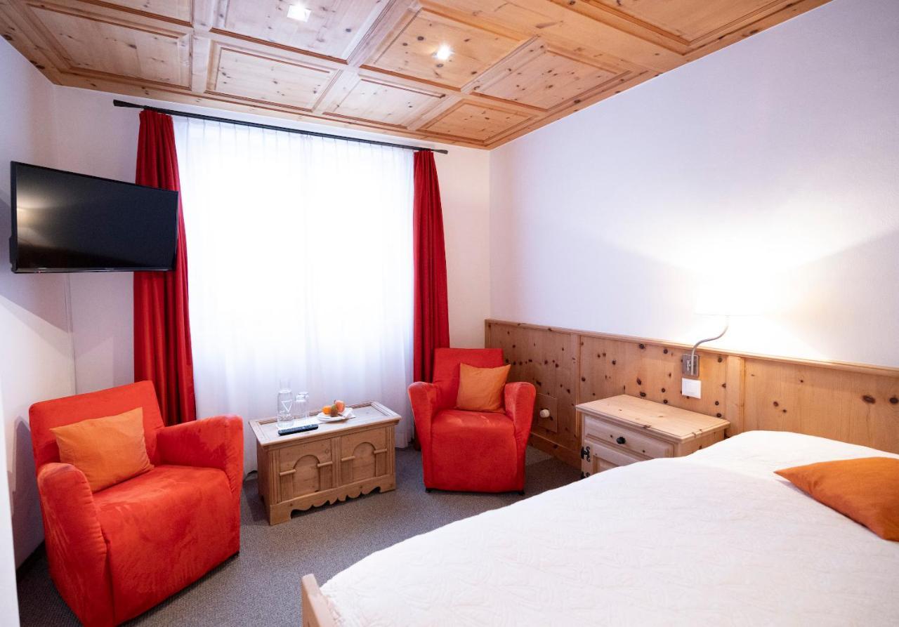 Hotel Engiadina Scuol Esterno foto