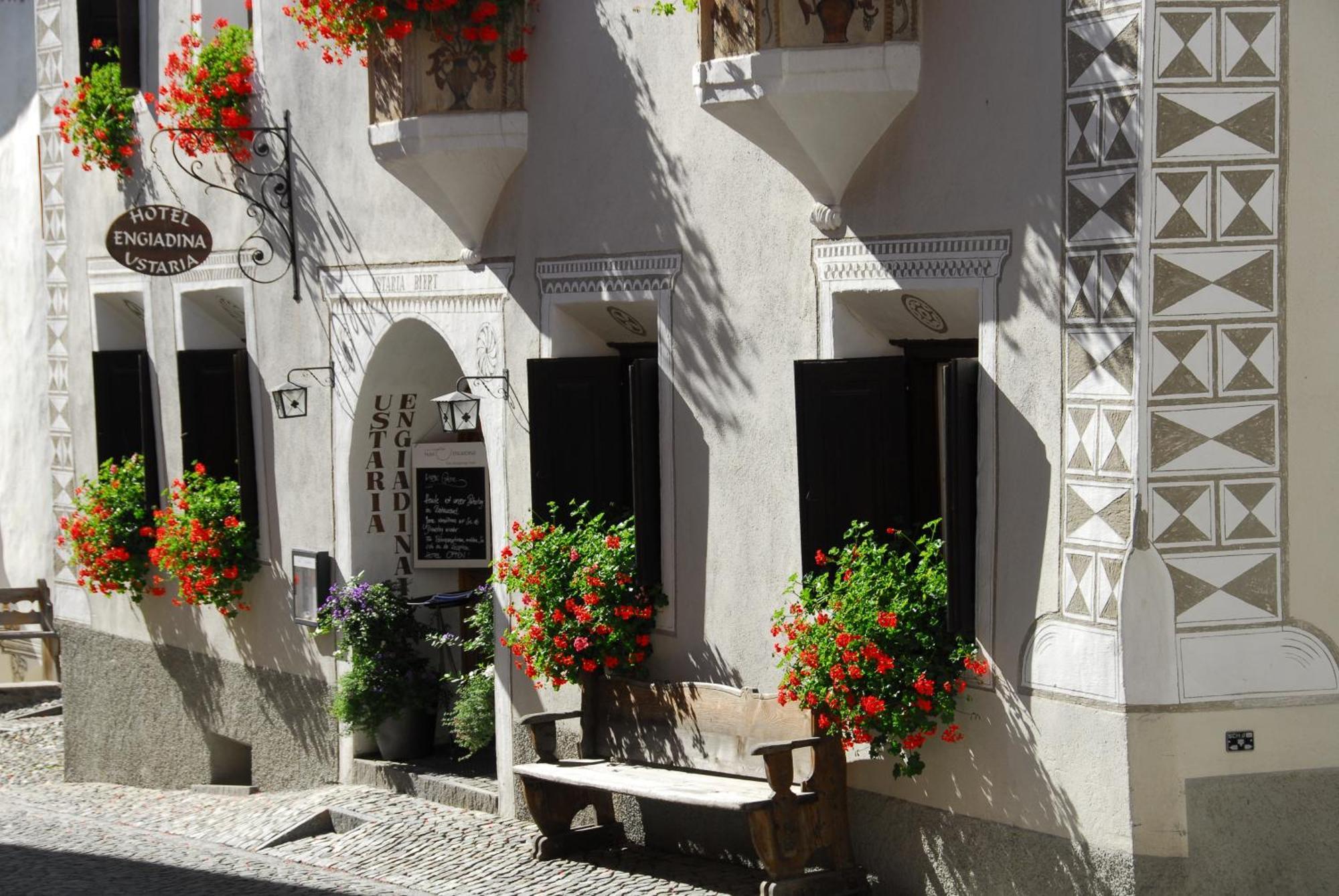 Hotel Engiadina Scuol Esterno foto