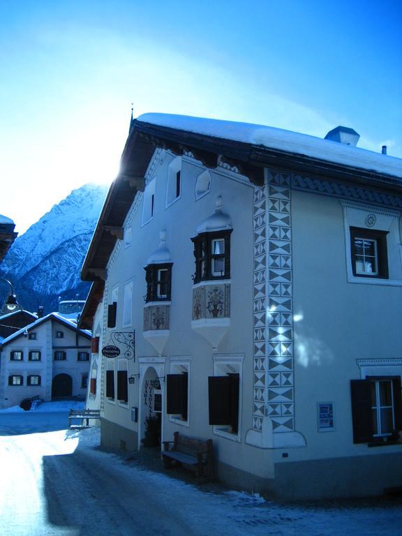 Hotel Engiadina Scuol Esterno foto