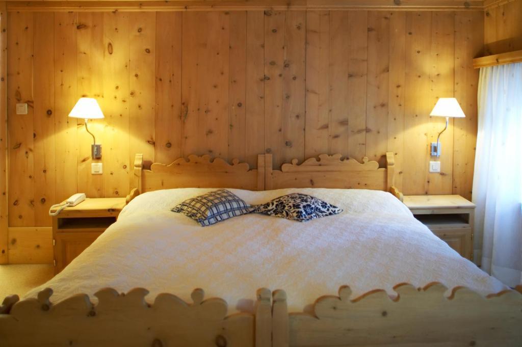 Hotel Engiadina Scuol Camera foto