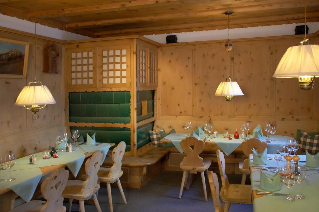 Hotel Engiadina Scuol Esterno foto
