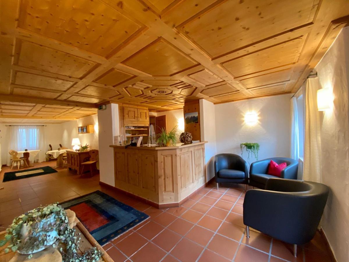 Hotel Engiadina Scuol Esterno foto